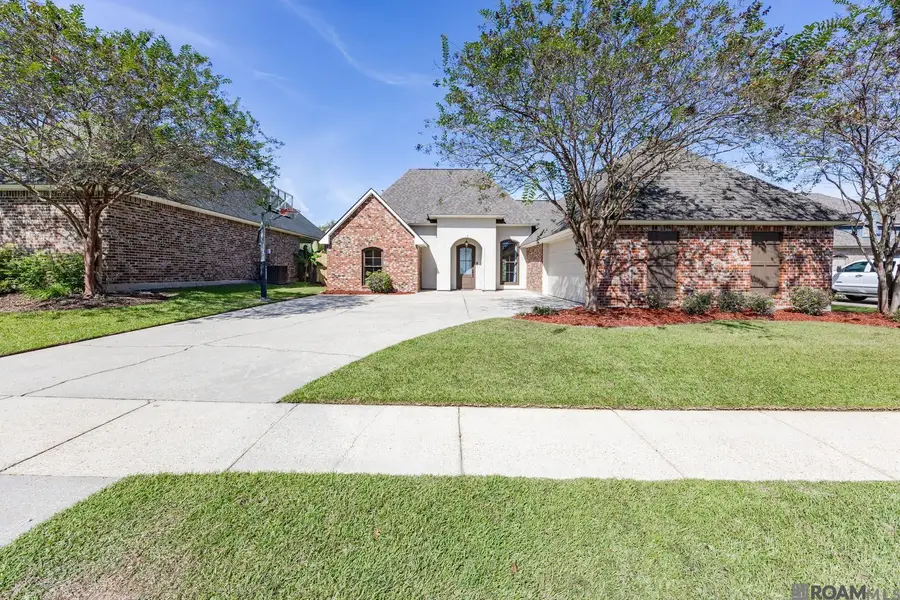 2305 Pointe South Dr, Zachary, LA 70791 - Image #3