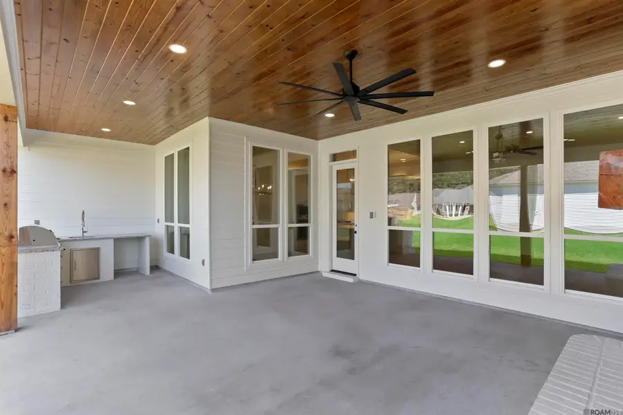 38158 Sweet Briar Dr, Prairieville, LA 70769 - Image #2