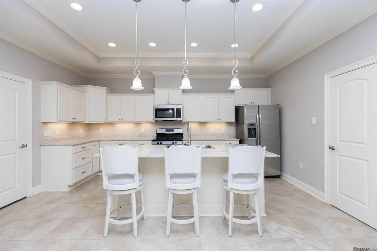 7111 Village Charmant #21, Baton Rouge, LA 70809 - Image #1