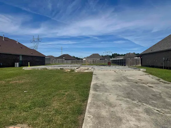 11277 Westwood Ave, Denham Springs, LA 70726