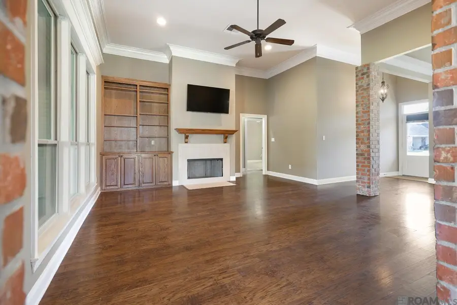 10139 Autumn Ct, Denham Springs, LA 70726 - Image #3