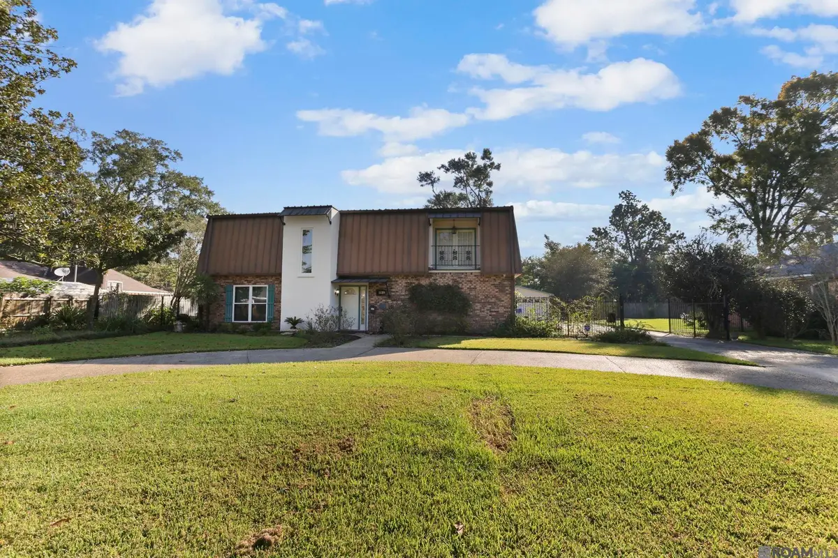 1139 E Riveroaks Dr, Baton Rouge, LA 70815 - Image #1