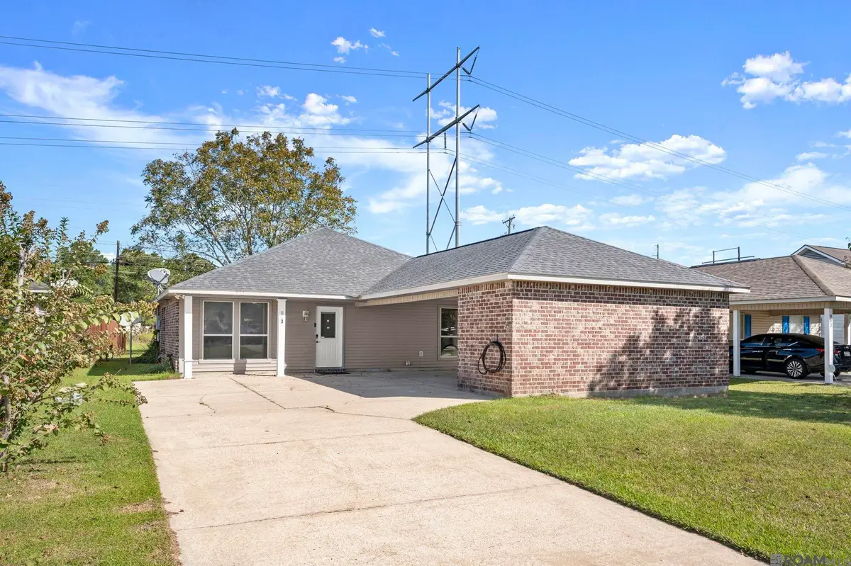 953 Meadow Glen Ave, Zachary, LA 70791 - Image #1