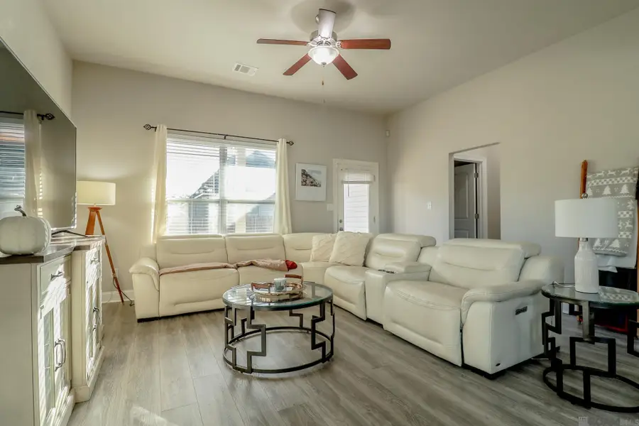 1722 S Gonzales Trace Ave, Gonzales, LA 70737 - Image #3