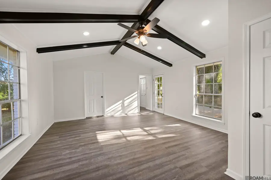 8935 Rickwood Dr, Baton Rouge, LA 70810 - Image #2