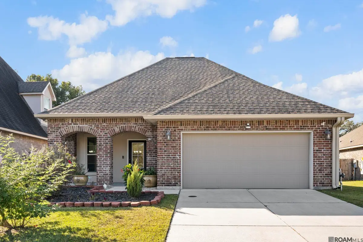 11265 Admirable Oaks Ave, Gonzales, LA 70737 - Image #1