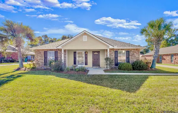 9156 Drew Dr, Denham Springs, LA 70726