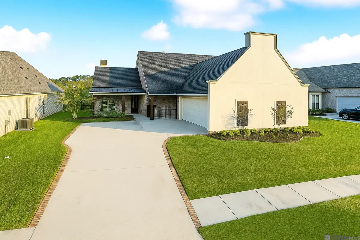 21478 Yellowfin Dr, Springfield, LA 70462 - Image #1