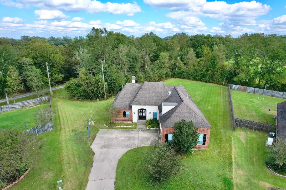 18011 Pierside Ln, Prairieville, LA 70769 - Image #1