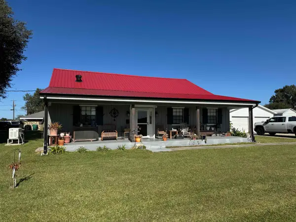 220 Lark Dr, Lockport, LA 70374