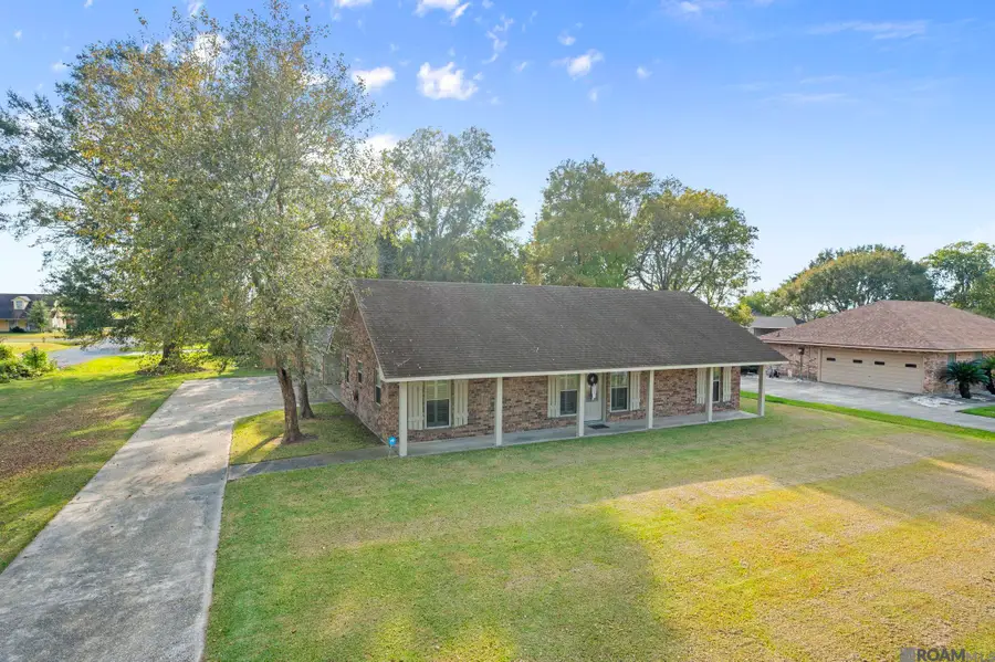 2209 Live Oak Dr, Brusly, LA 70719 - Image #2