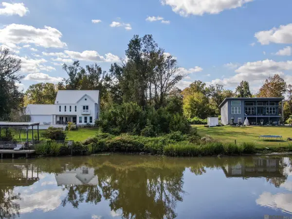 14390 Bayou Terrace Dr, St Amant, LA 70774