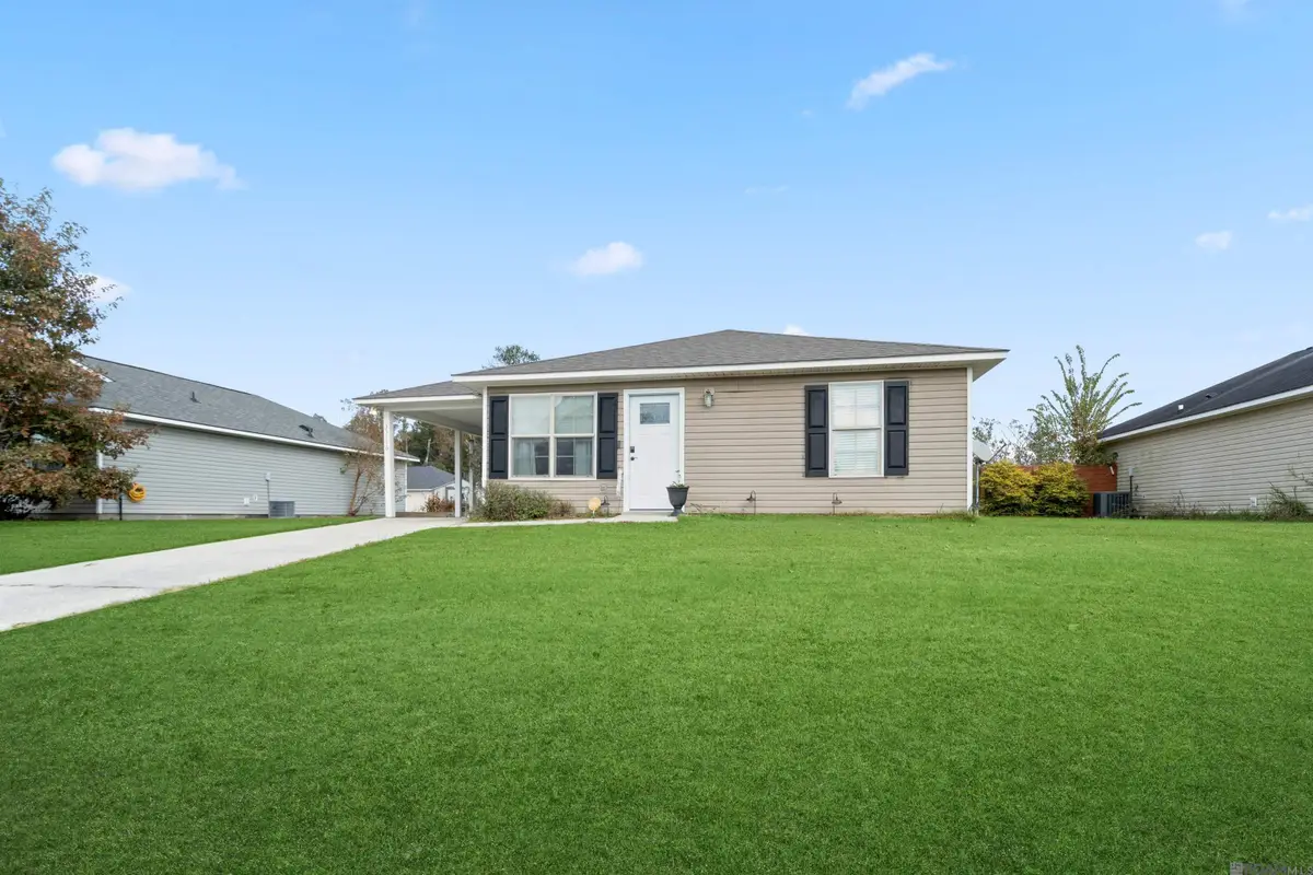 35116 Quail Creek Dr, Denham Springs, LA 70726 - Image #1