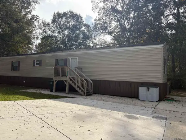 14427 Crystal Dr, Pride, LA 70770