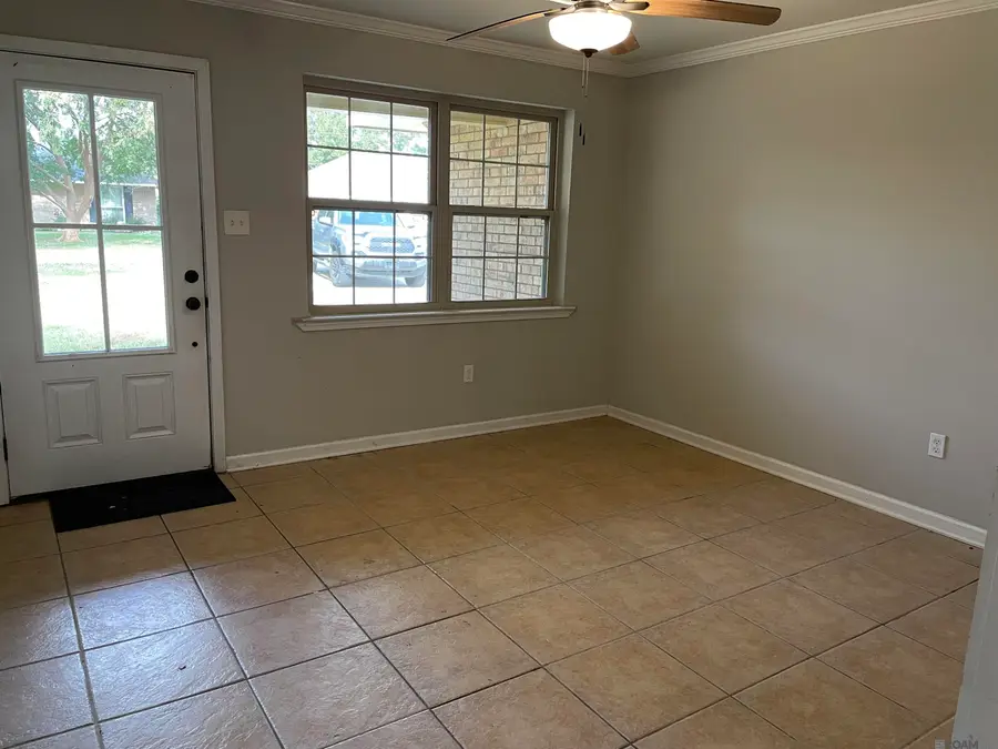 917 Montgomery Ave, Denham Springs, LA 70726 - Image #3
