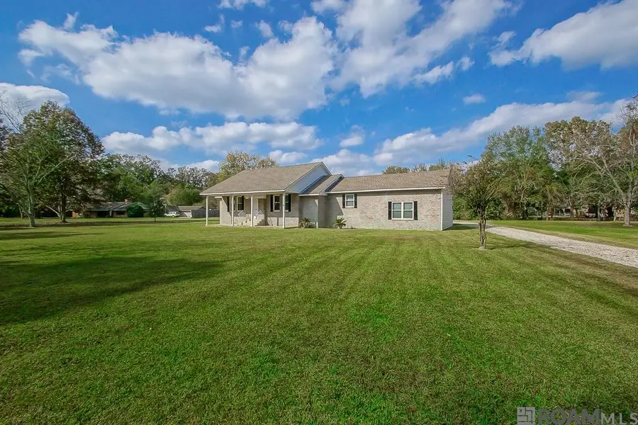 39076 David Dr, Prairieville, LA 70769 - Image #2