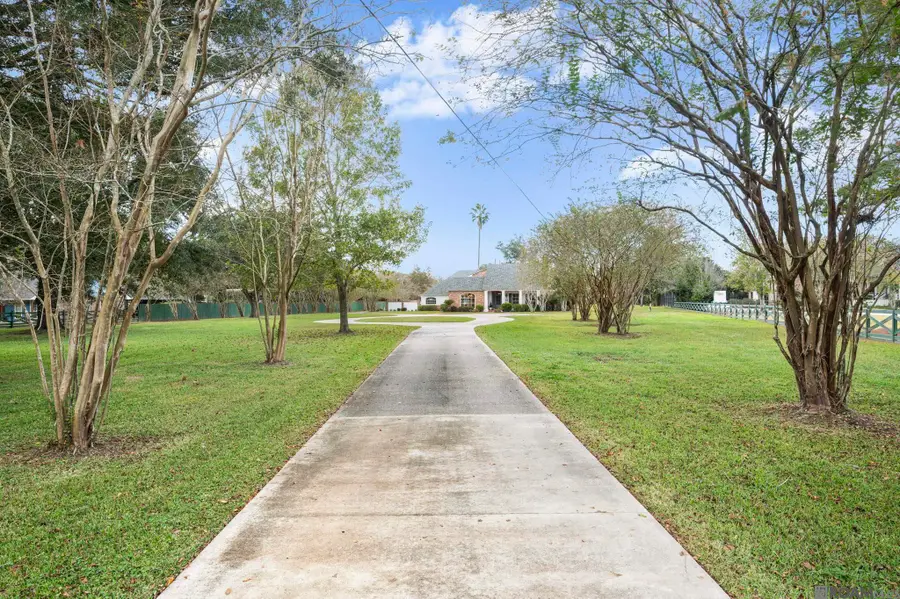 332 Fulwar Skipwith Rd, Baton Rouge, LA 70810 - Image #2