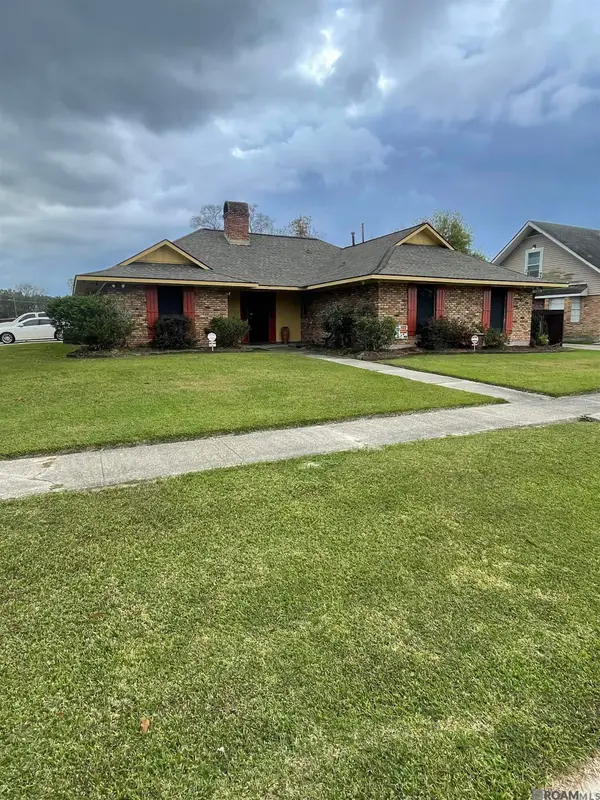 3738 Redlands Dr, Baton Rouge, LA 70814