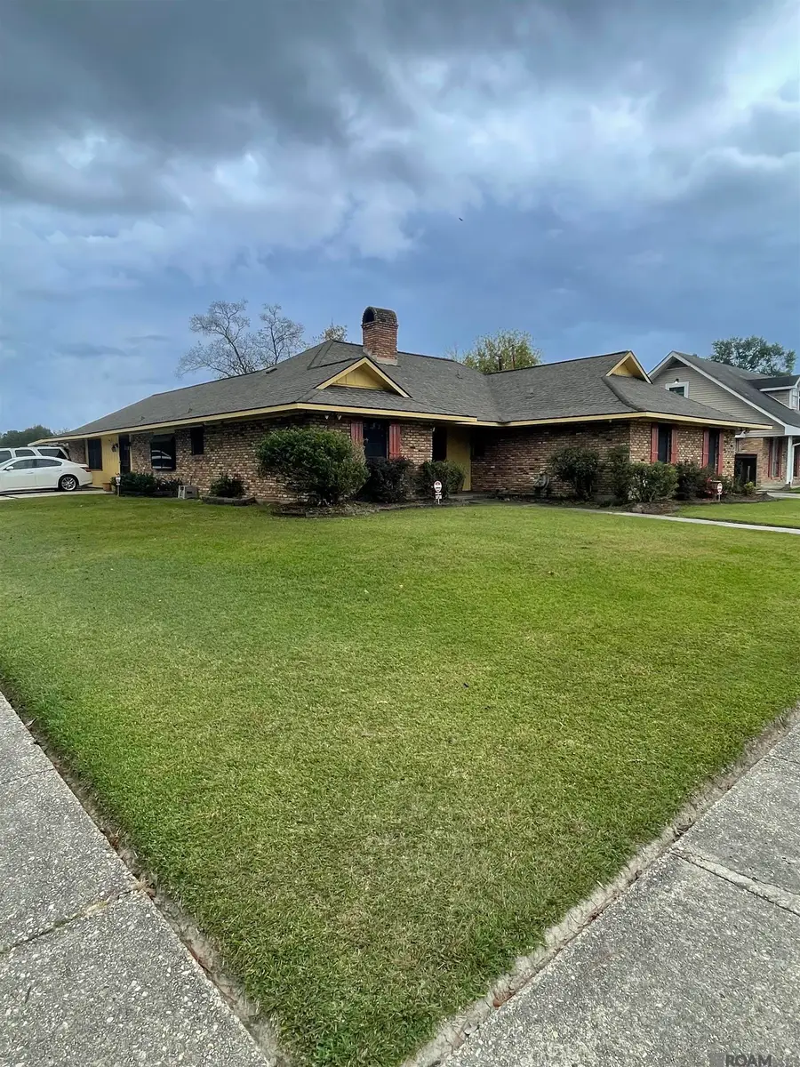 3738 Redlands Dr, Baton Rouge, LA 70814 - Image #2