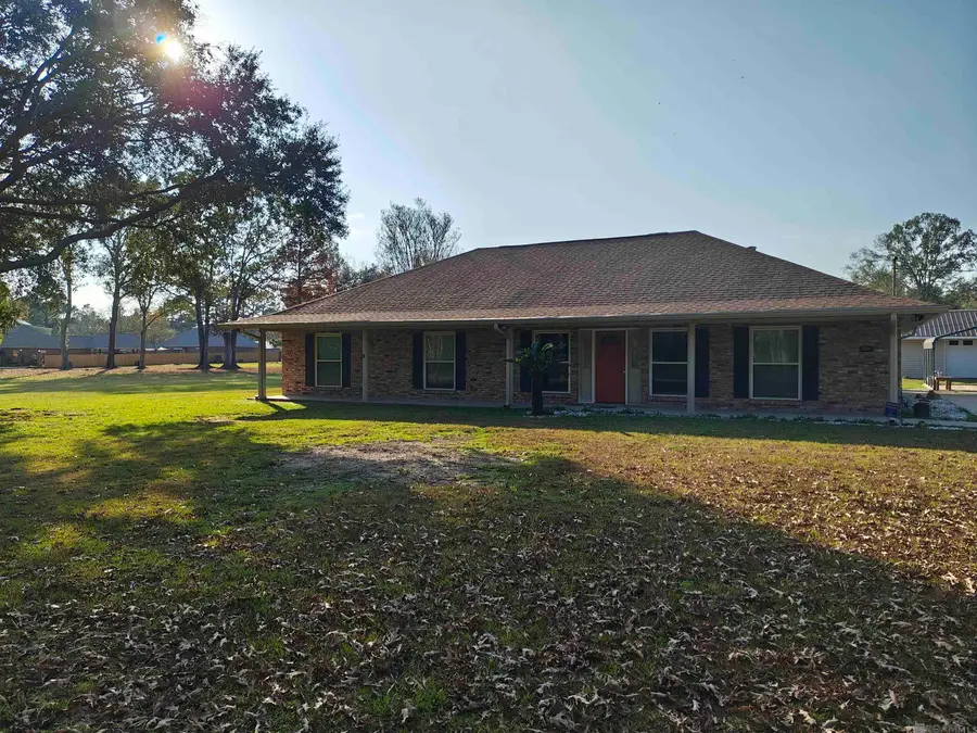9411 Munson Dr, Slaughter, LA 70777 - Image #2