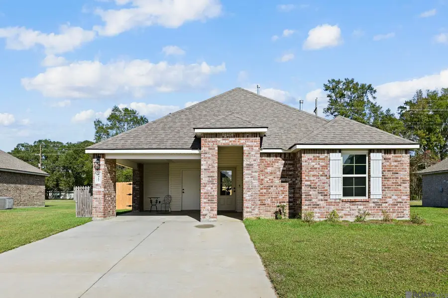 5417 Greenridge Ln, Zachary, LA 70791 - Image #2
