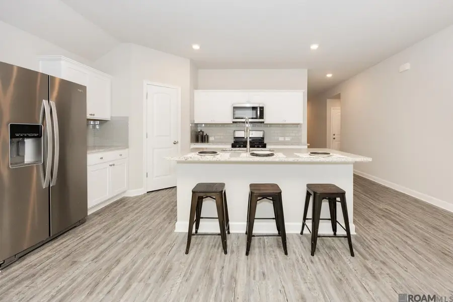 35590 Avery Dr, Denham Springs, LA 70706 - Image #2