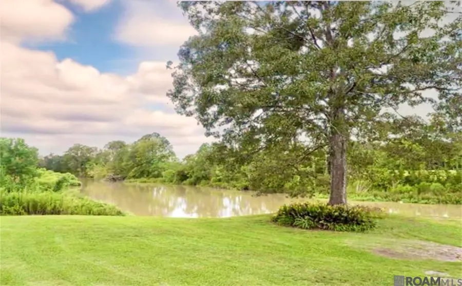 2571 Carnoustie Dr, Zachary, LA 70791 - Image #2