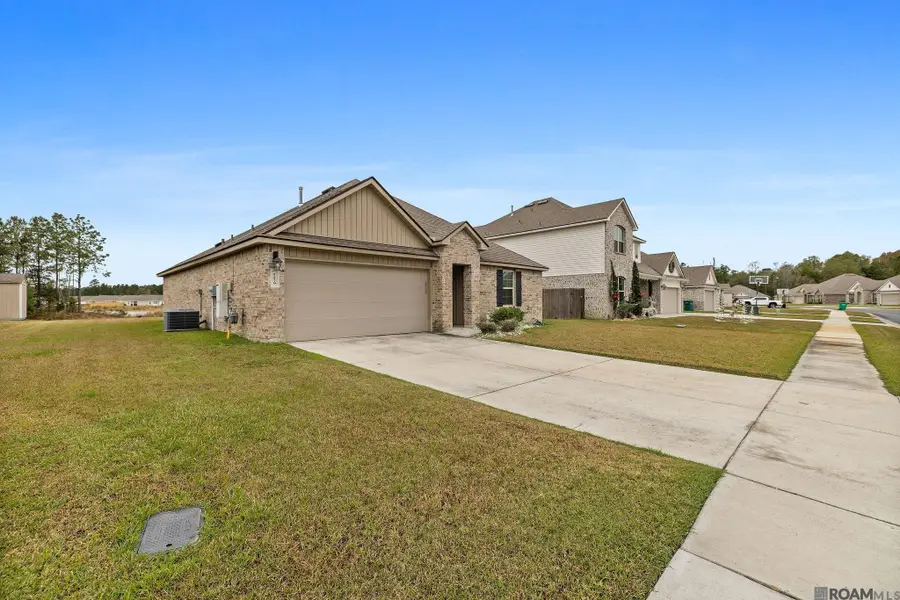 12778 Fowler Dr, Denham Springs, LA 70706 - Image #2