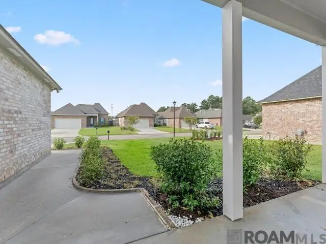 10365 Fountain Ln, Denham Springs, LA 70726 - Image #2