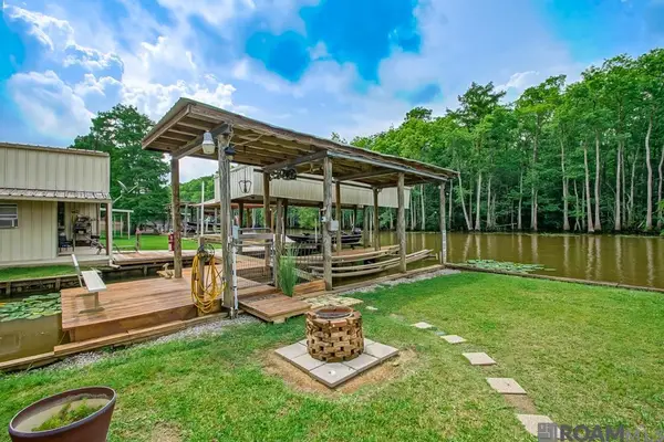 23082 Chene Blanc Ln, Maurepas, LA 70449