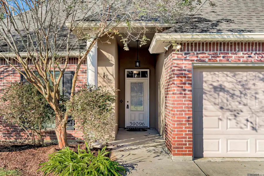 39096 Balmoral Dr, Prairieville, LA 70769 - Image #2