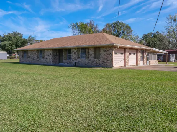 111 Swamp Dr, Bourg, LA 70343