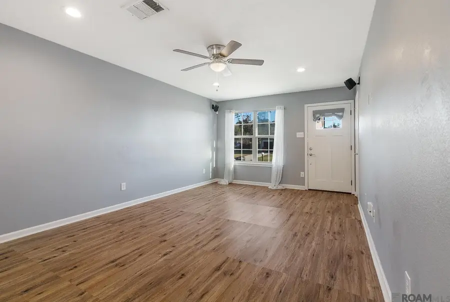 35101 Quail Creek Dr, Denham Springs, LA 70706 - Image #2