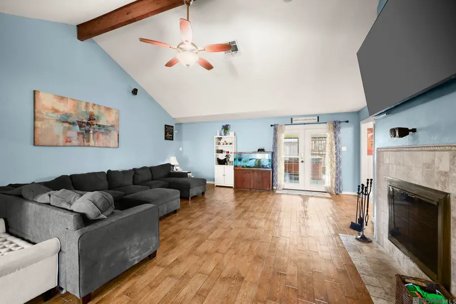 328 N Canterbury Dr, Laplace, LA 70068 - Image #3