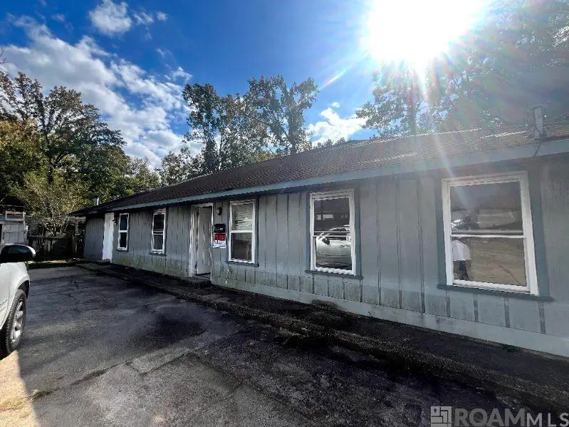 15644 Tiger Bend Rd, Old Jefferson, LA 70817 - #1