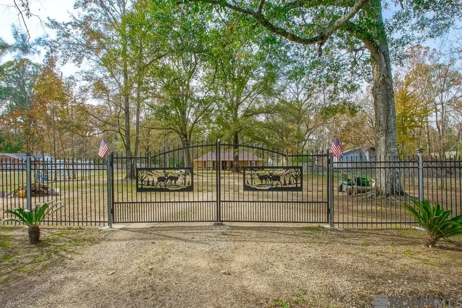 31833 Lawrence St, Denham Springs, LA 70726 - Image #2