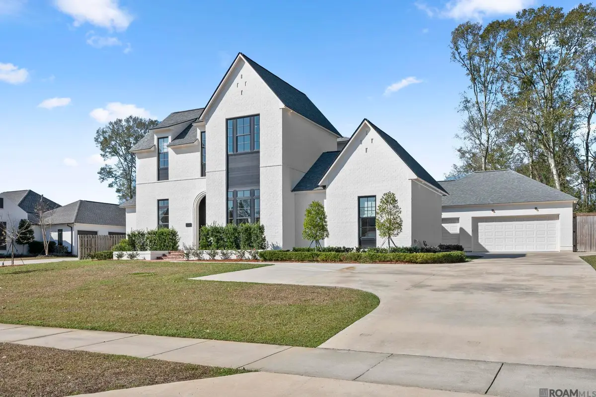 8228 Oakridge Dr, Baton Rouge, LA 70810 - #1