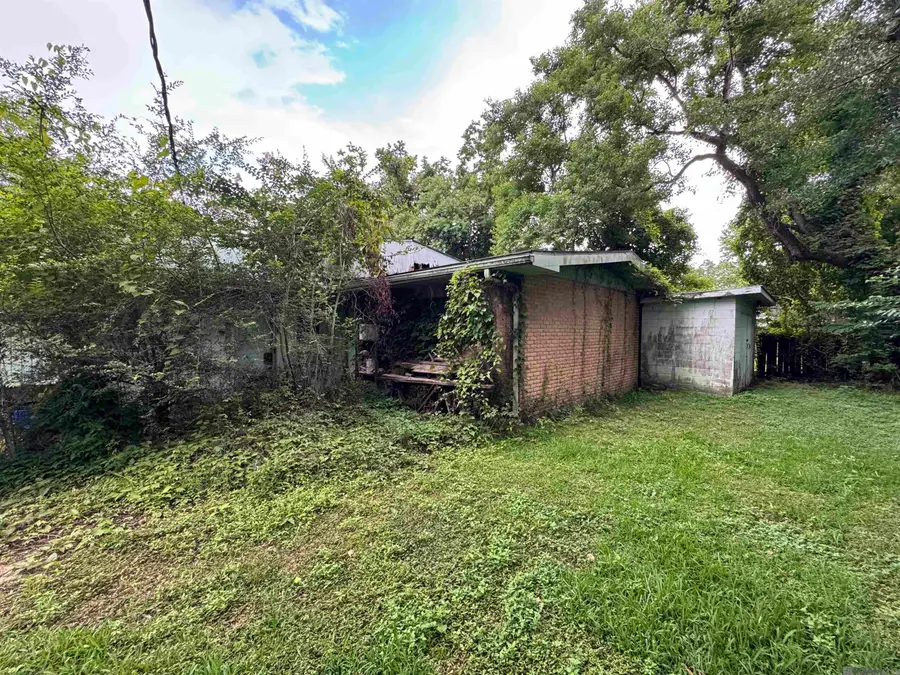 415 E Sanders St, Gonzales, LA 70737 - Image #3