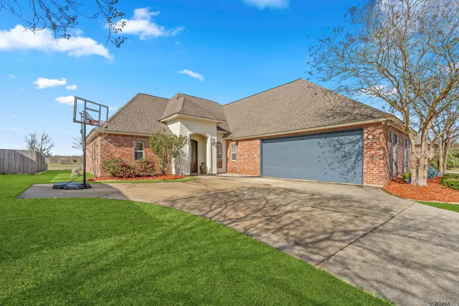 6569 Lakeridge Dr, Zachary, LA 70791 - Image #2