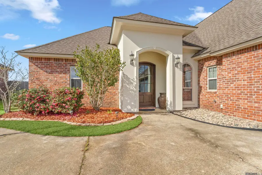 6569 Lakeridge Dr, Zachary, LA 70791 - Image #3