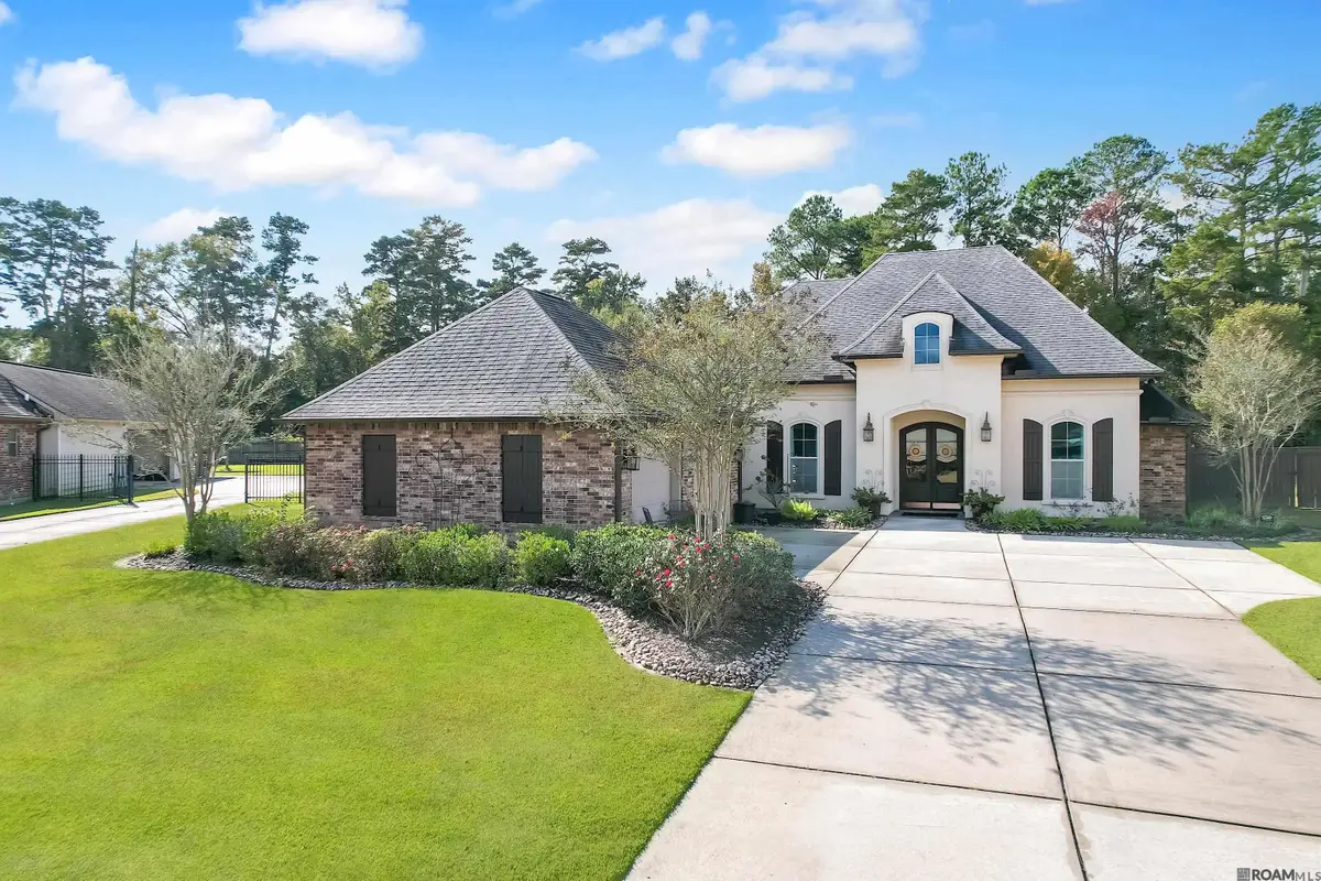 8042 Superior Dr, Denham Springs, LA 70726 - Image #1