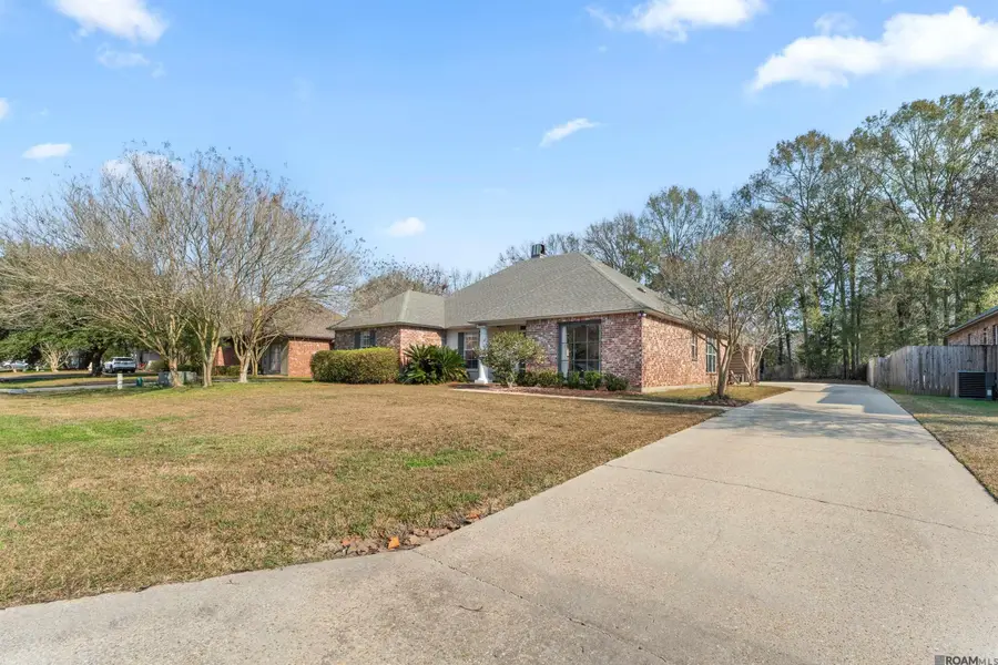 6243 Riverine Dr, Baton Rouge, LA 70820 - Image #2
