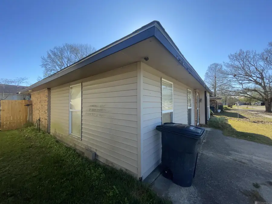 1635 Outrigger Dr, Baton Rouge, LA 70816 - Image #3