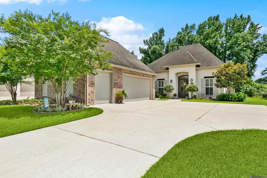 37357 Whispering Hollow Ave, Prairieville, LA 70769 - Image #2
