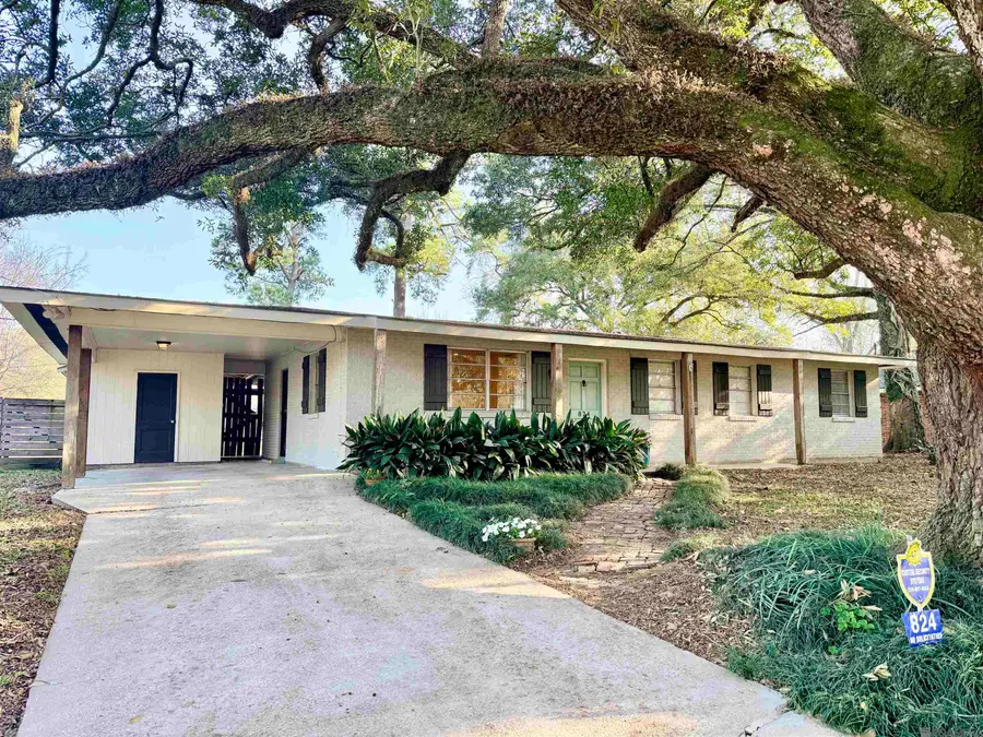 824 Highland Park Dr, Baton Rouge, LA 70808 - Image #2