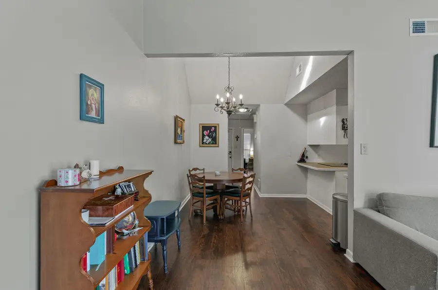 5440 Sleepy Hollow Dr, Baton Rouge, LA 70817 - Image #2