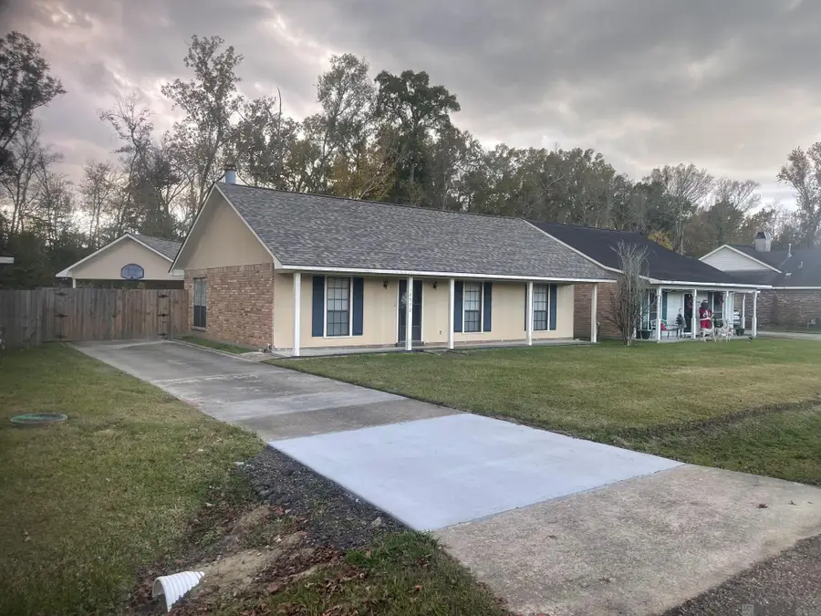 12972 Rambling Oaks Ave, Baton Rouge, LA 70818 - Image #2