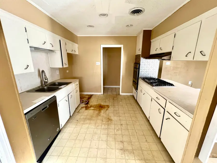 2204 Acadian Dr, Houma, LA 70363 - #3