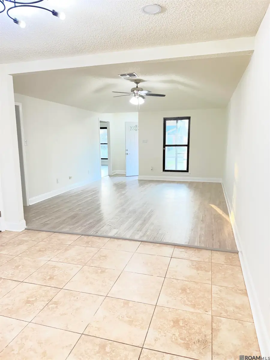 1800 Cartier Dr, Laplace, LA 70068 - Image #2