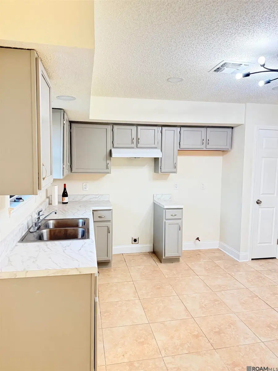 1800 Cartier Dr, Laplace, LA 70068 - Image #3